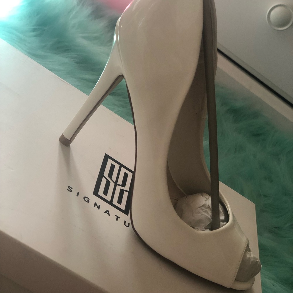 White peek a boo toe heel